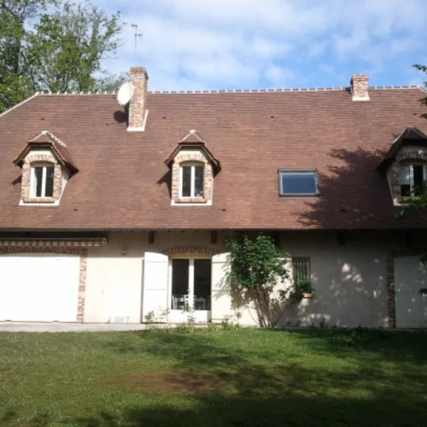 Nettoyage de toiture avec nacelle
