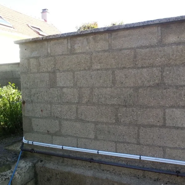 Nettoyage muret de façade et mise en peinture