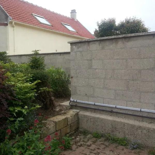 Nettoyage muret de façade et mise en peinture