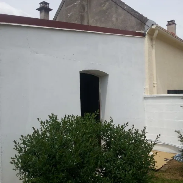 Nettoyage muret de façade et mise en peinture