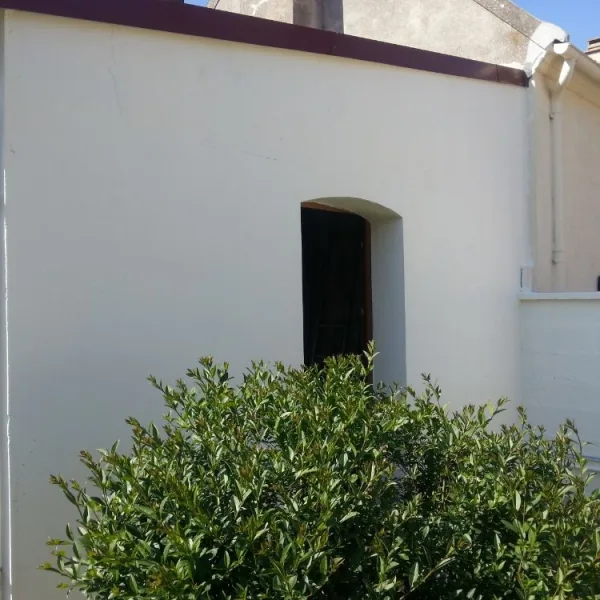 Nettoyage muret de façade et mise en peinture