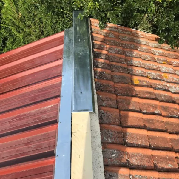Zinc sur mur