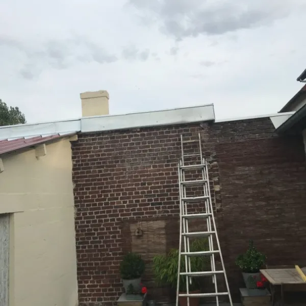 Zinc sur mur